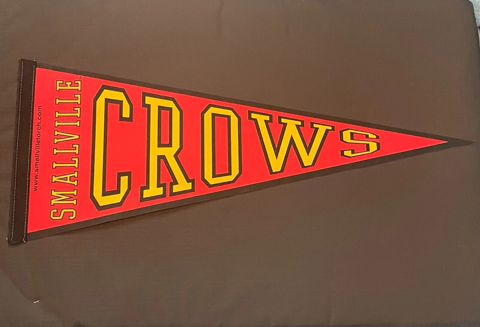 Superman SMALLVILLE CROWS PENNANT BANNER - RARE TV SERIES PROMO